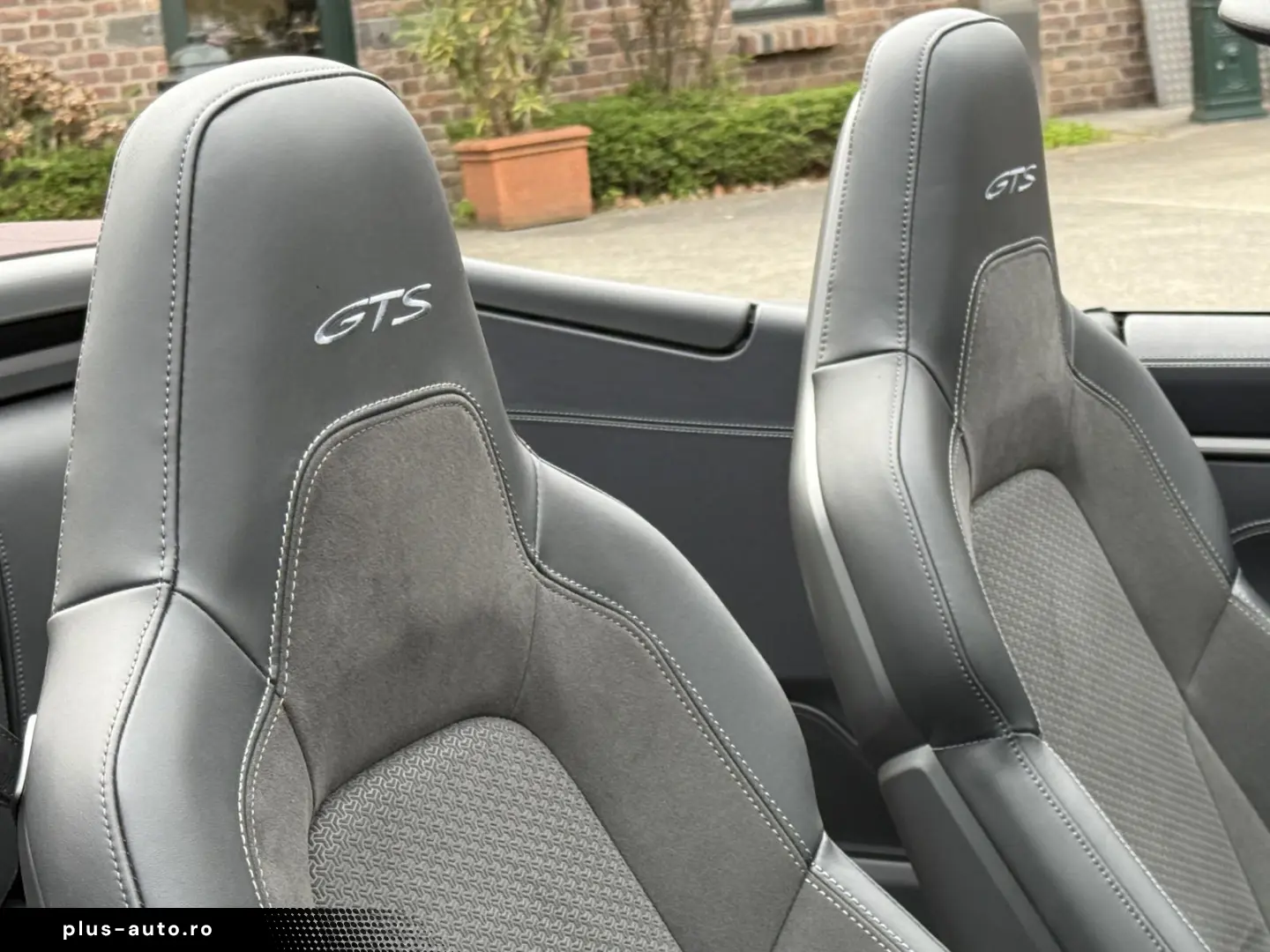 PORSCHE 992 911 Carrera 4 GTS T-Hybrid Cabriolet INNODRI