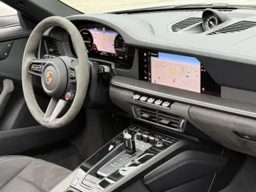 PORSCHE 992 911 Carrera 4 GTS T-Hybrid Cabriolet INNODRI