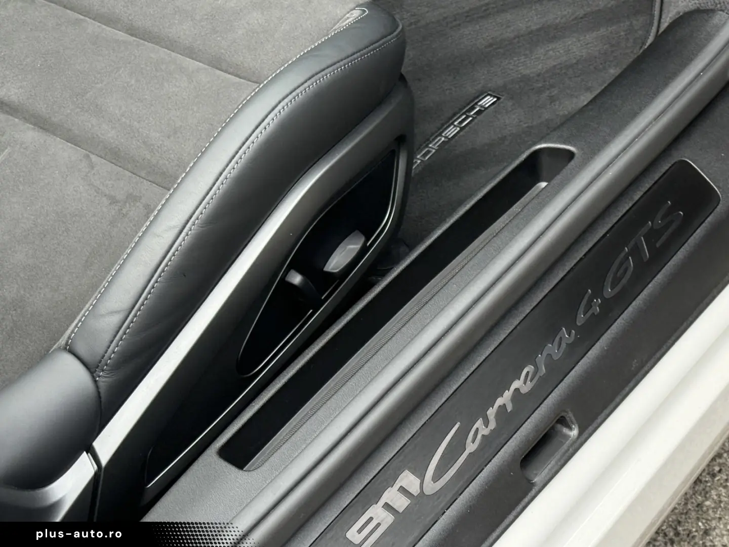 PORSCHE 992 911 Carrera 4 GTS T-Hybrid Cabriolet INNODRI