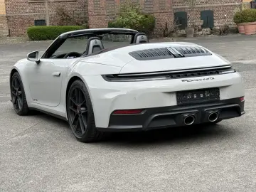 PORSCHE 992 911 Carrera 4 GTS T-Hybrid Cabriolet INNODRI