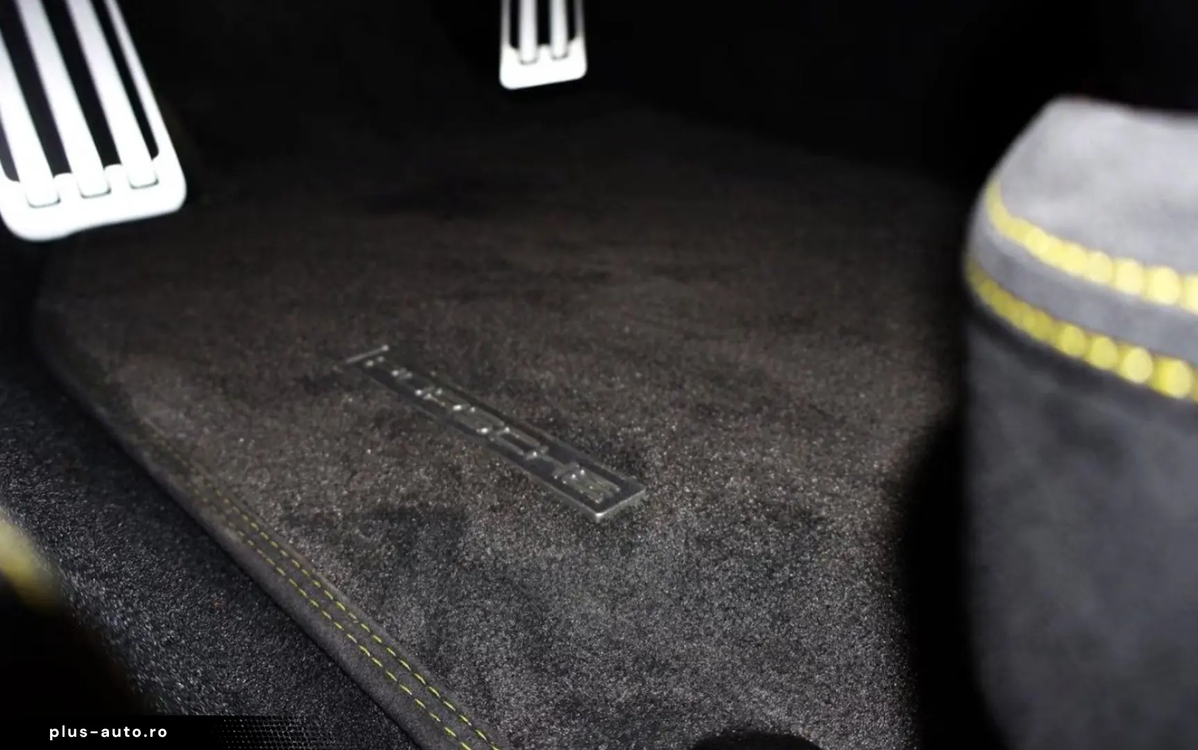 PORSCHE 911 Carrera GTS T-Hybrid PDLS Schiebedach