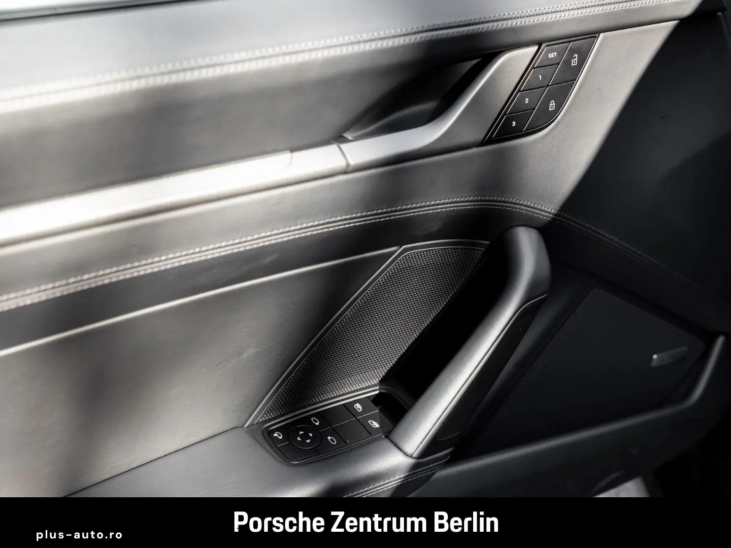 PORSCHE 992 911 Carrera Sportabgas Surround-View BOSE