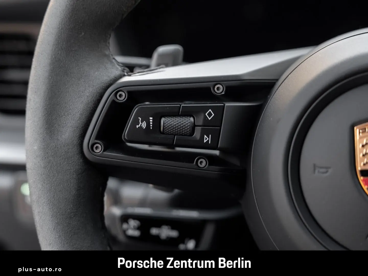 PORSCHE 992 911 Carrera Sportabgas Surround-View BOSE