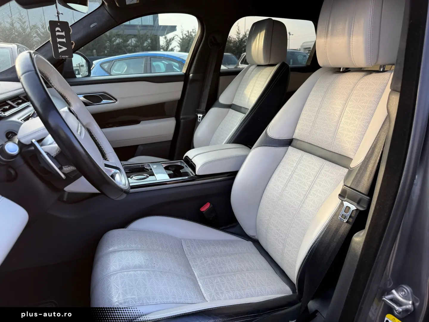 RANGE ROVER VELAR     FIRST EDITION