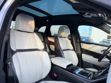 RANGE ROVER VELAR     FIRST EDITION