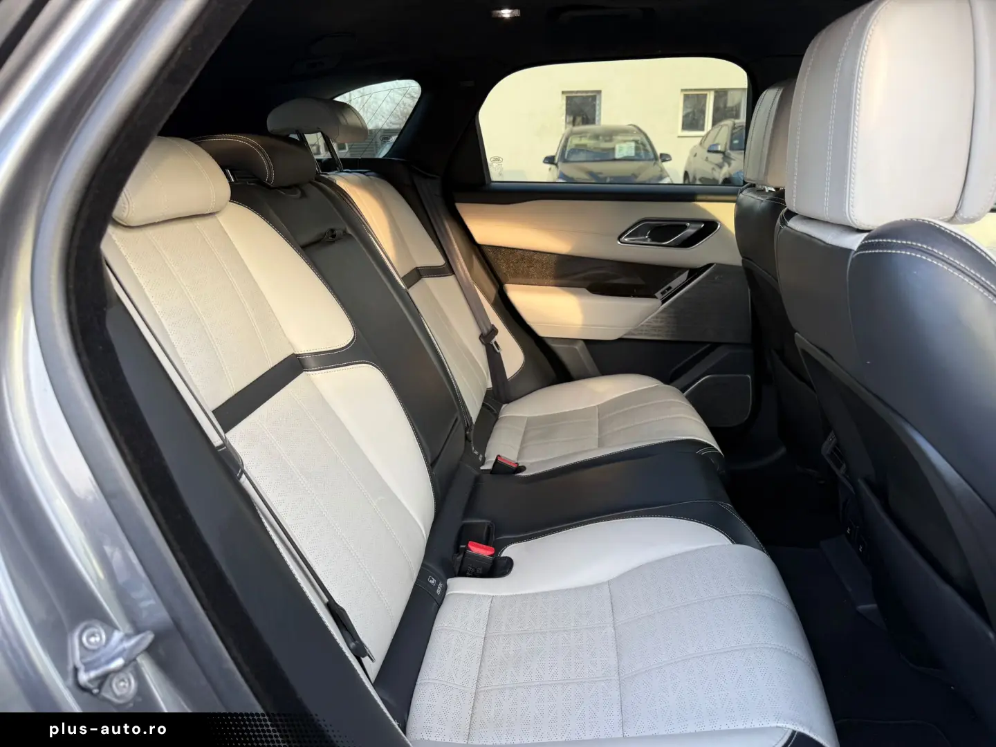 RANGE ROVER VELAR     FIRST EDITION