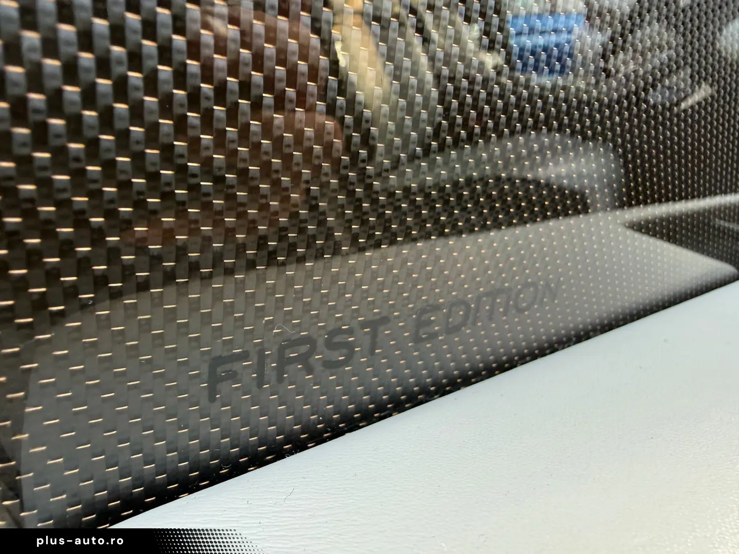 RANGE ROVER VELAR     FIRST EDITION