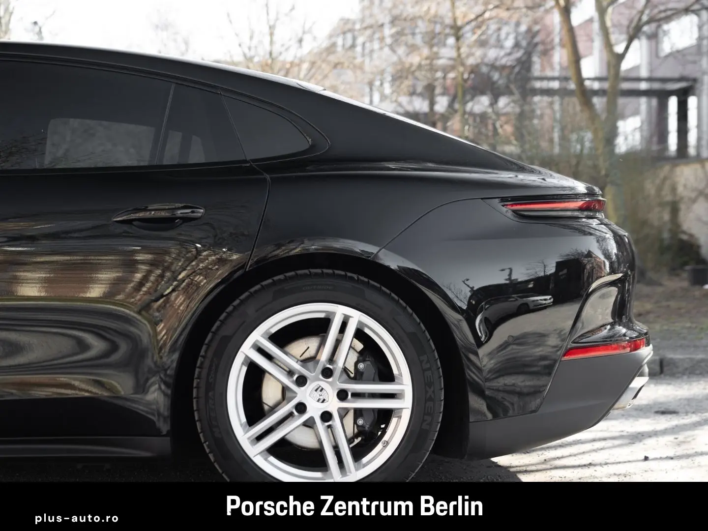 PORSCHE Panamera 4 Surround-View LED-Matrix Panoramadach