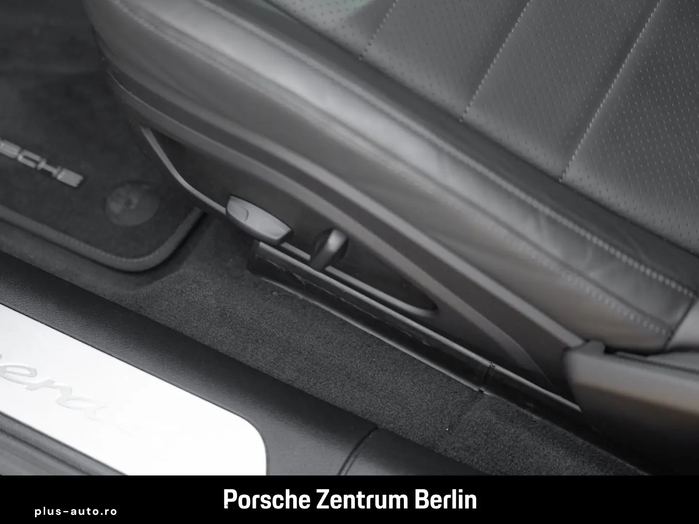 PORSCHE Panamera 4 Surround-View LED-Matrix Panoramadach