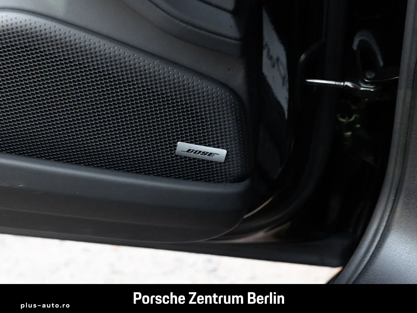 PORSCHE Panamera 4 Surround-View LED-Matrix Panoramadach