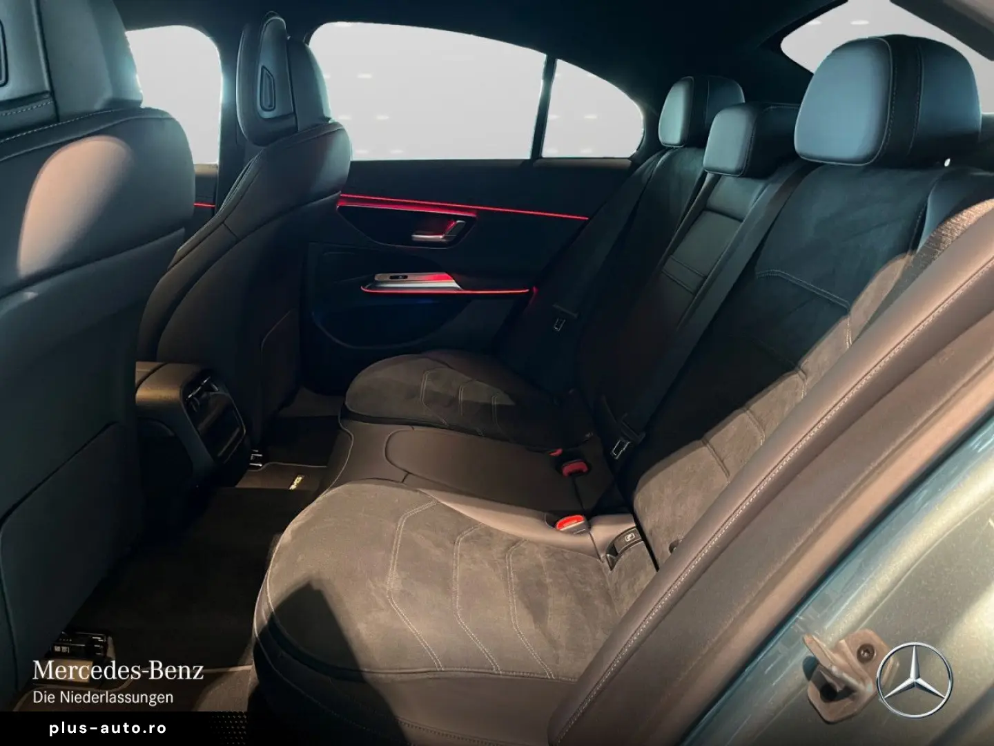 MERCEDES-BENZ E 200 AMG Advanced AHK NIGHT 20  DISTRONIC KEY