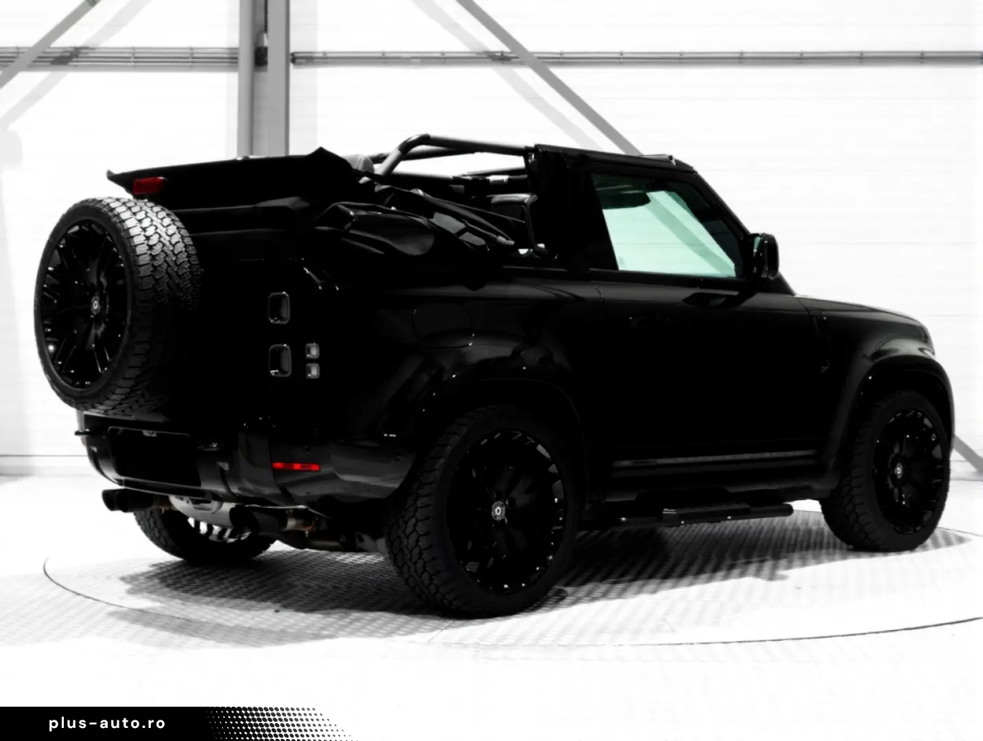 Land Rover Defender 90 Valiance Convertible 5.0 V8 HERITAGE