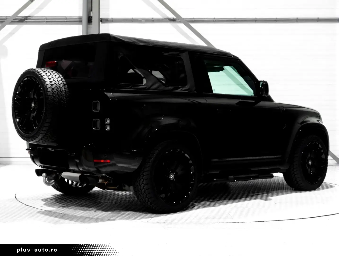 Land Rover Defender 90 Valiance Convertible 5.0 V8 HERITAGE