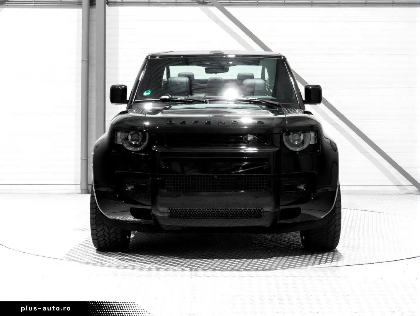 Land Rover Defender 90 Valiance Convertible 5.0 V8 HERITAGE