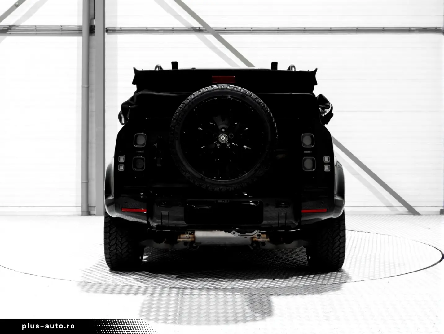 Land Rover Defender 90 Valiance Convertible 5.0 V8 HERITAGE