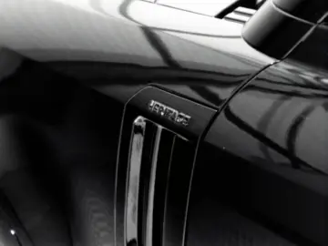 Land Rover Defender 90 Valiance Convertible 5.0 V8 HERITAGE