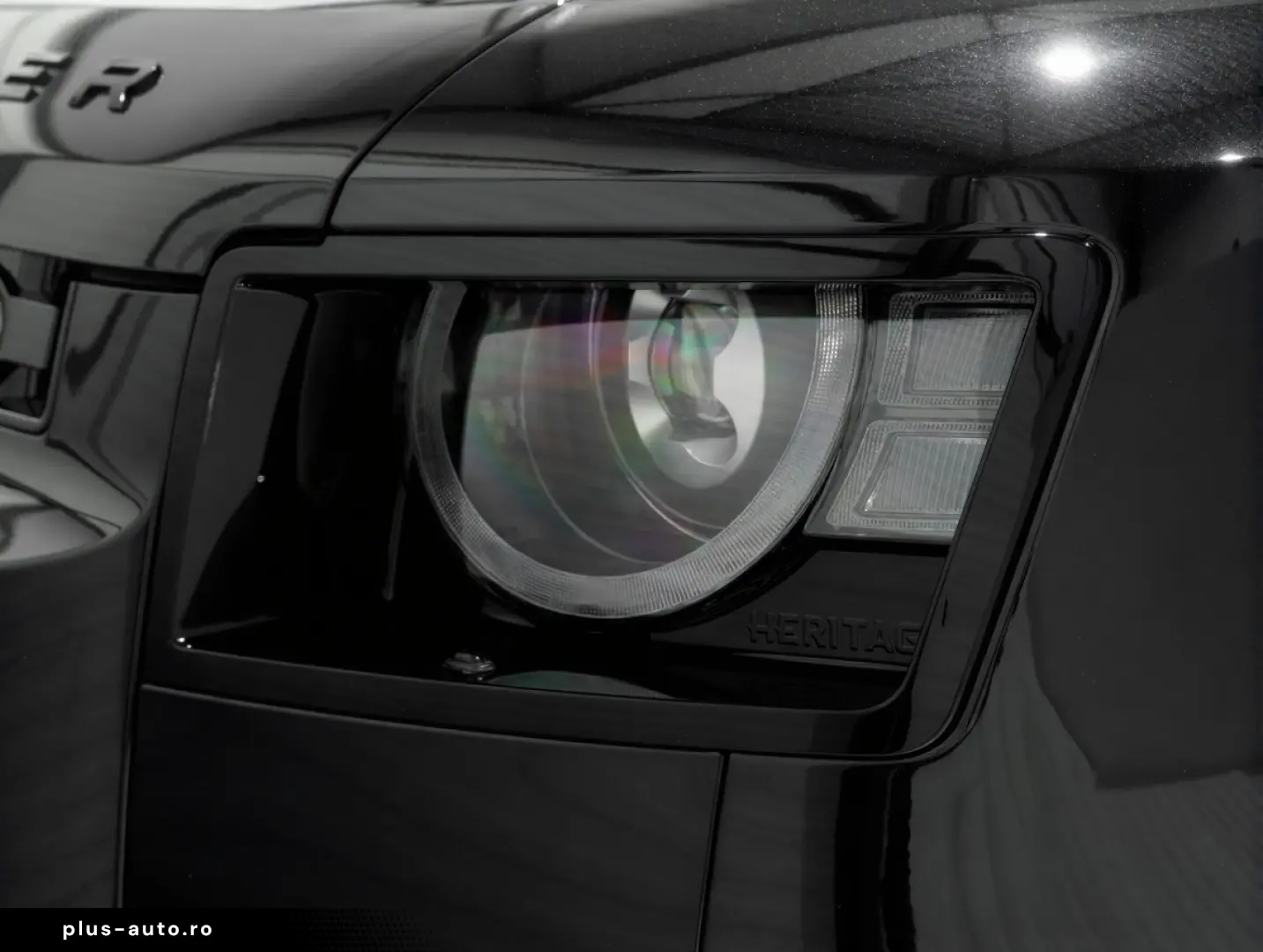 Land Rover Defender 90 Valiance Convertible 5.0 V8 HERITAGE