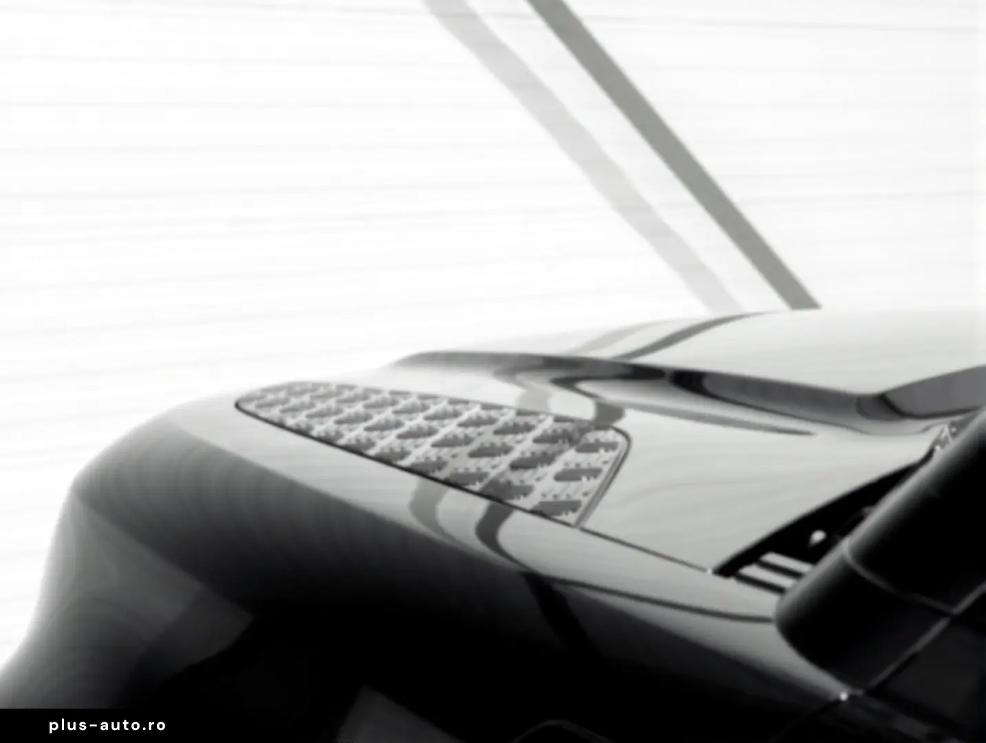 Land Rover Defender 90 Valiance Convertible 5.0 V8 HERITAGE