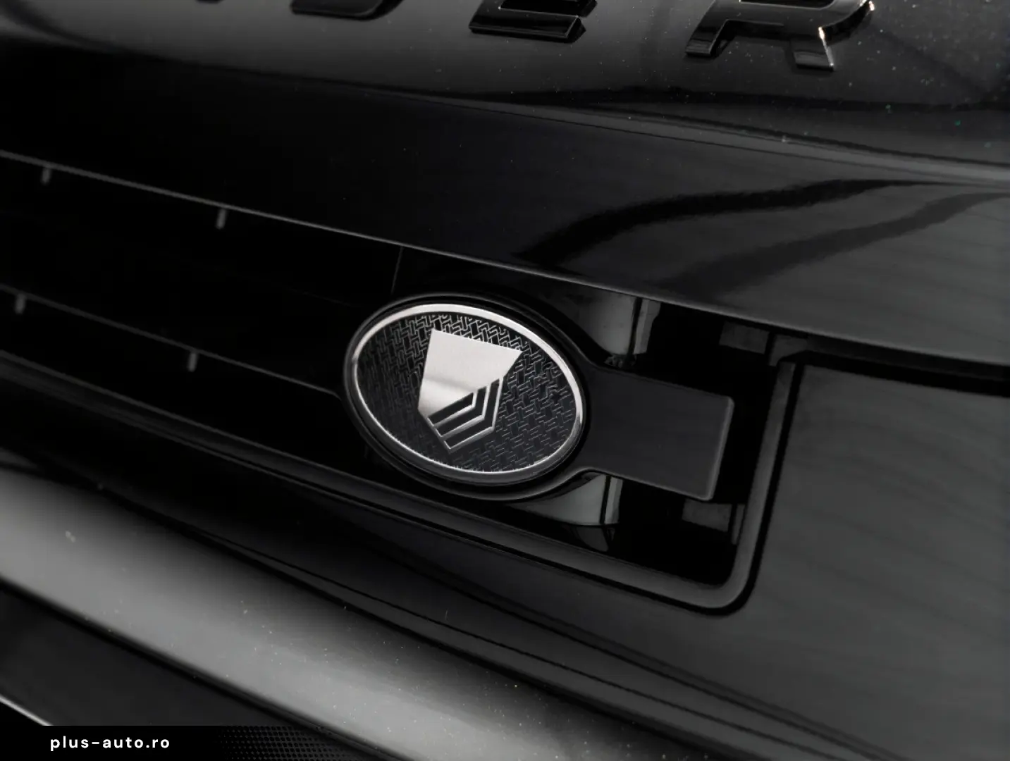 Land Rover Defender 90 Valiance Convertible 5.0 V8 HERITAGE