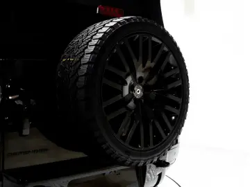 Land Rover Defender 90 Valiance Convertible 5.0 V8 HERITAGE