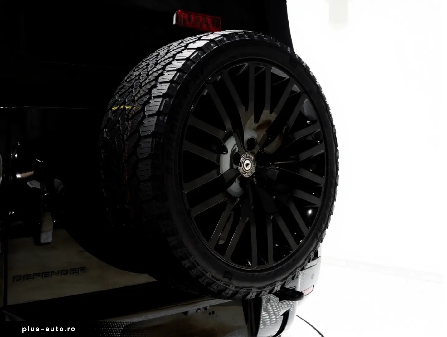 Land Rover Defender 90 Valiance Convertible 5.0 V8 HERITAGE