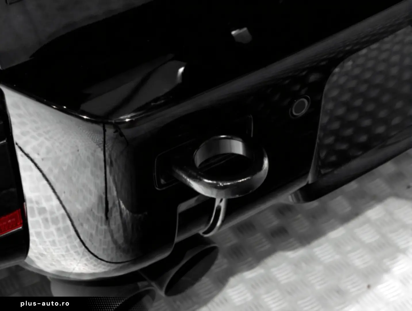 Land Rover Defender 90 Valiance Convertible 5.0 V8 HERITAGE