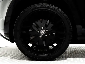 Land Rover Defender 90 Valiance Convertible 5.0 V8 HERITAGE