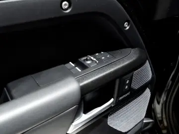 Land Rover Defender 90 Valiance Convertible 5.0 V8 HERITAGE