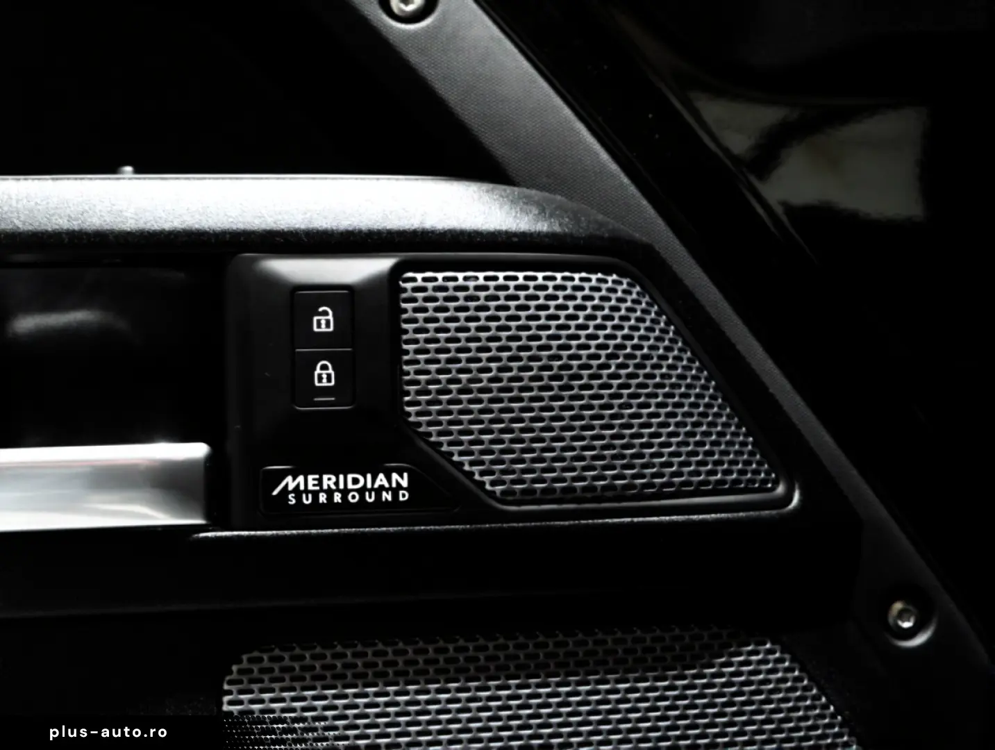 Land Rover Defender 90 Valiance Convertible 5.0 V8 HERITAGE