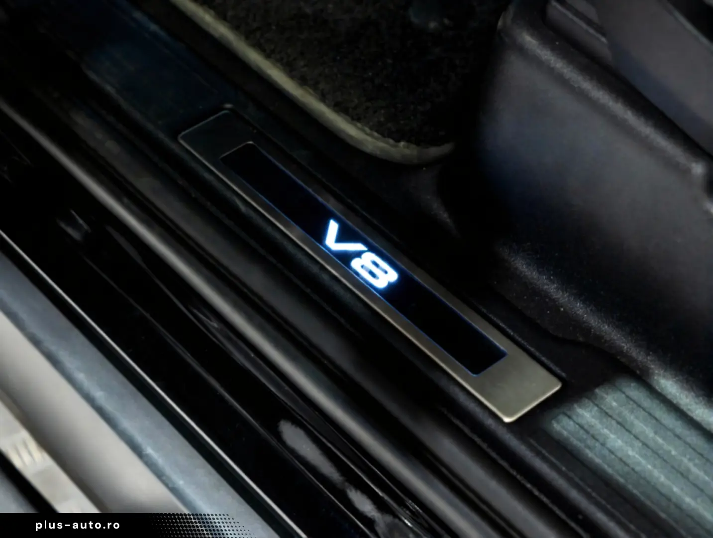 Land Rover Defender 90 Valiance Convertible 5.0 V8 HERITAGE