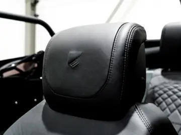 Land Rover Defender 90 Valiance Convertible 5.0 V8 HERITAGE