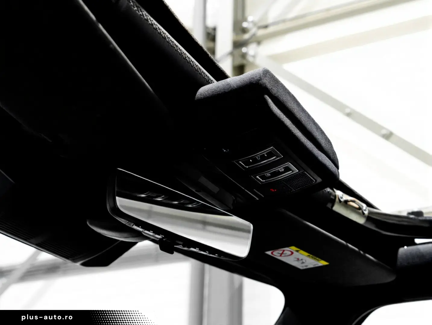 Land Rover Defender 90 Valiance Convertible 5.0 V8 HERITAGE