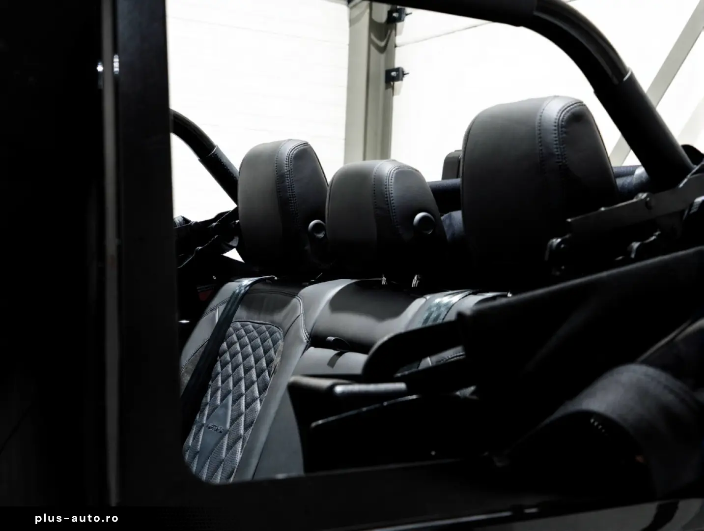 Land Rover Defender 90 Valiance Convertible 5.0 V8 HERITAGE