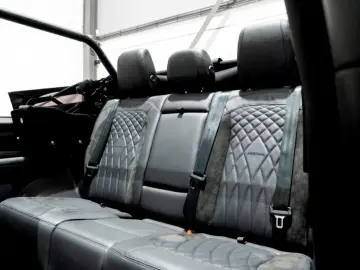 Land Rover Defender 90 Valiance Convertible 5.0 V8 HERITAGE