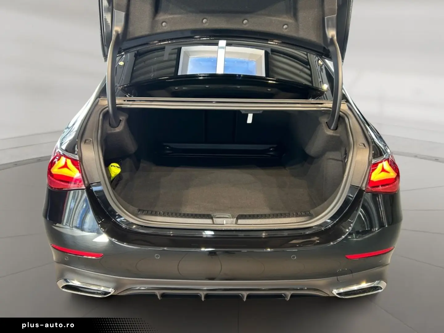 MERCEDES-BENZ E 200 AMG AMG MBUX Superscreen Burm Night Wide