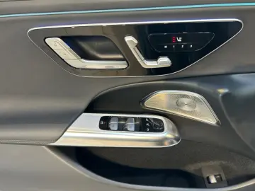 MERCEDES-BENZ E 200 AMG AMG MBUX Superscreen Burm Night Wide