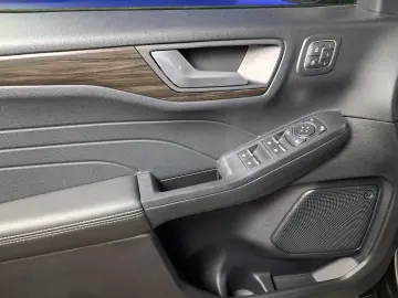 FORD KUGA VIGNALE A8 AWD 2.0ECOBULE 190CP 2021