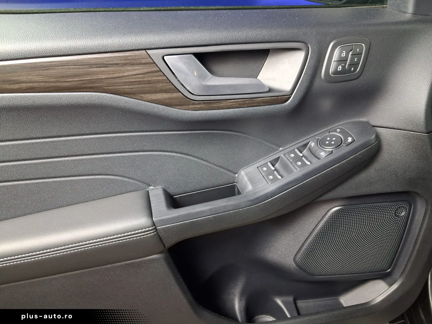 FORD KUGA VIGNALE A8 AWD 2.0ECOBULE 190CP 2021