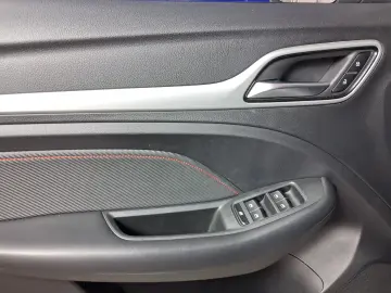 MG ZS ICE 1.5i 106CP 2023