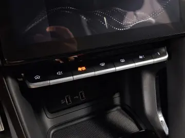 MG ZS ICE 1.5i 106CP 2023