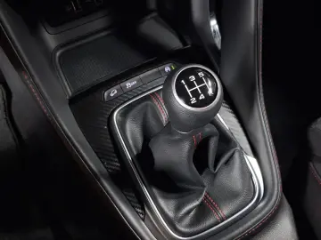 MG ZS ICE 1.5i 106CP 2023