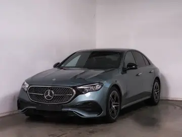 MERCEDES-BENZ E 220 d AMG Night AHK DISTRONIC Ambi KeylessGo