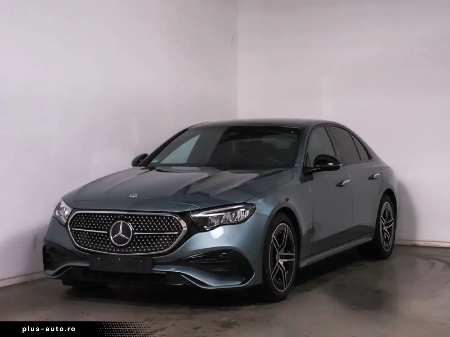 MERCEDES-BENZ E 220 d AMG Night AHK DISTRONIC Ambi KeylessGo