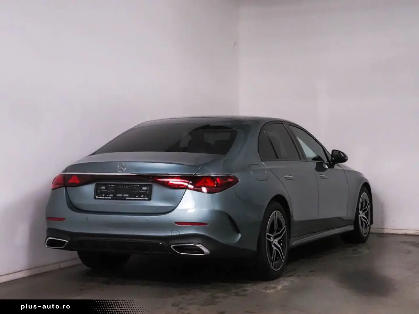 MERCEDES-BENZ E 220 d AMG Night AHK DISTRONIC Ambi KeylessGo