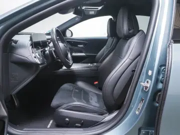 MERCEDES-BENZ E 220 d AMG Night AHK DISTRONIC Ambi KeylessGo