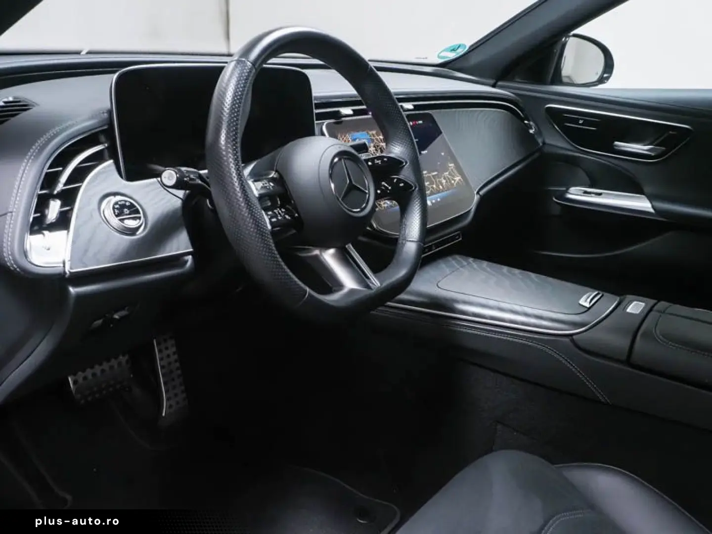 MERCEDES-BENZ E 220 d AMG Night AHK DISTRONIC Ambi KeylessGo