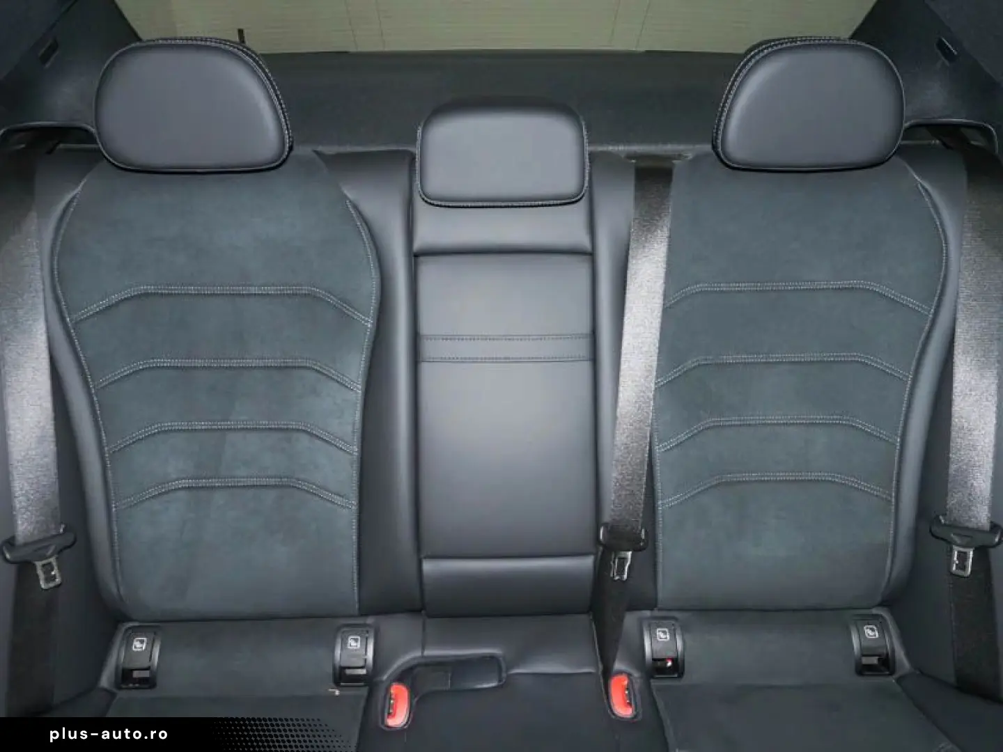 MERCEDES-BENZ E 220 d AMG Night AHK DISTRONIC Ambi KeylessGo