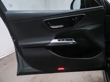 MERCEDES-BENZ E 220 d AMG Night AHK DISTRONIC Ambi KeylessGo