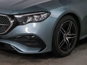 MERCEDES-BENZ E 220 d AMG Night AHK DISTRONIC Ambi KeylessGo