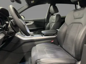 AUDI Q8 50 TDI qu. tiptr. MATRIX RFK NAVI VIRTUAL